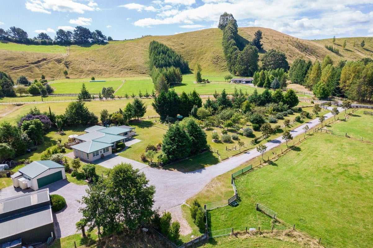 35 Hurunui Lane, Kinloch, Taupo - Carousel 29