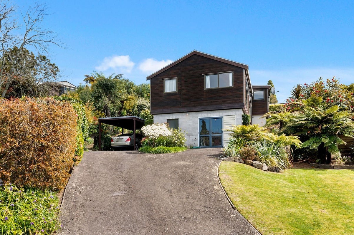 27 Wychwood Crescent, Springfield, Rotorua - Carousel 2