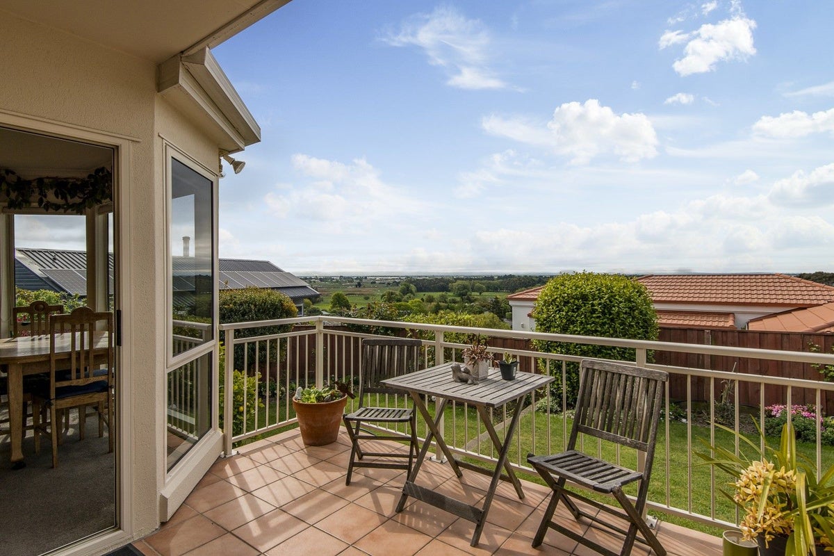 4 Uldale Place, Westmorland, Christchurch - Carousel 1