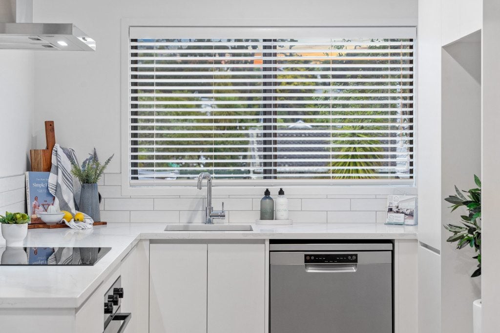 1/36 Gatman Street, Birkdale, Auckland - Carousel 2