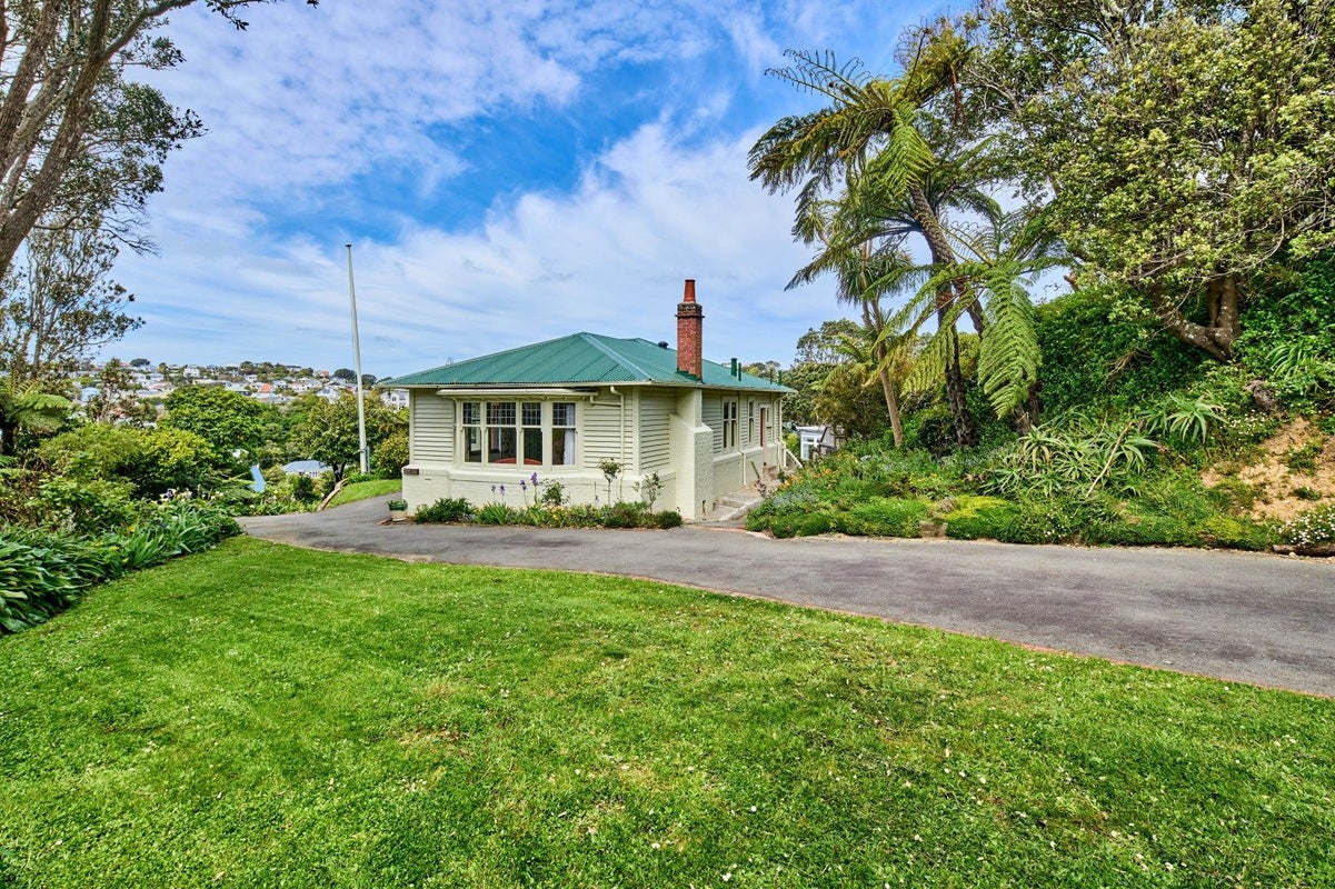 77 Old Karori Road, Karori, Wellington - Carousel 1