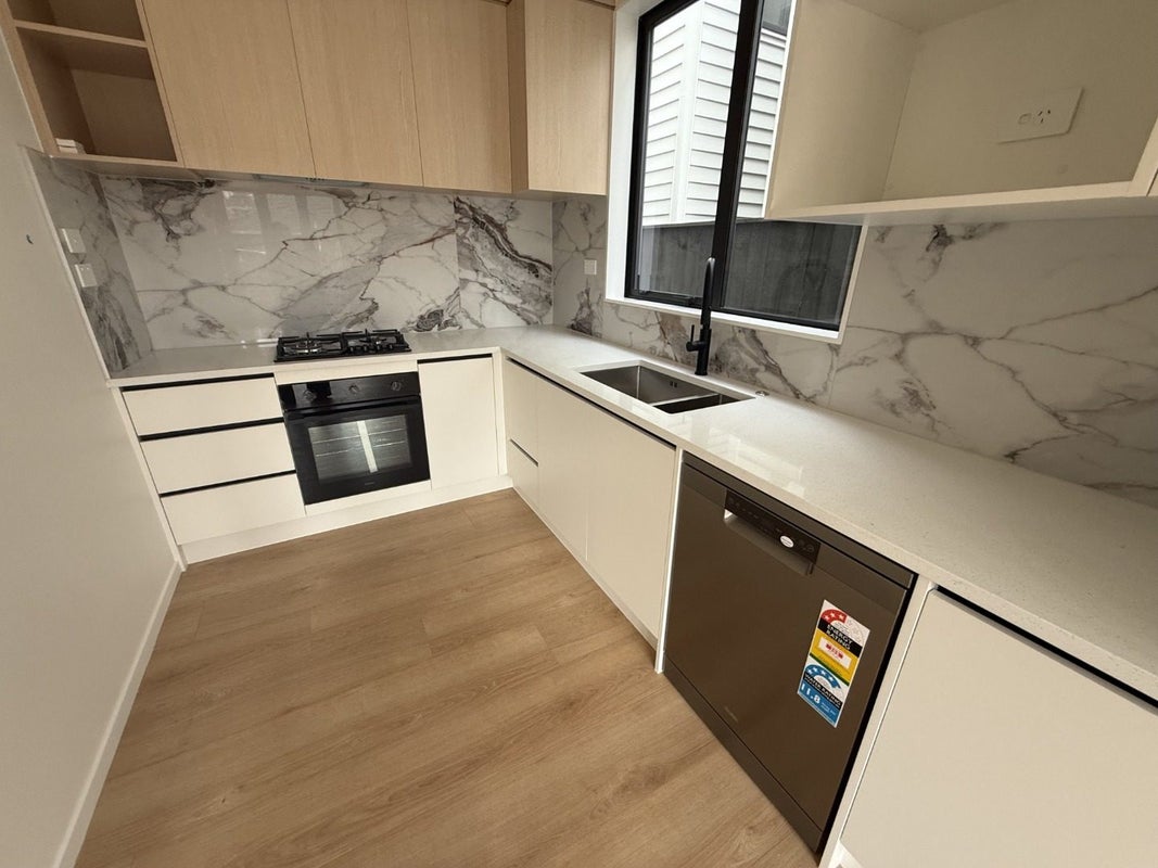 2/44 Abercrombie Street, Howick, Auckland - Carousel 2