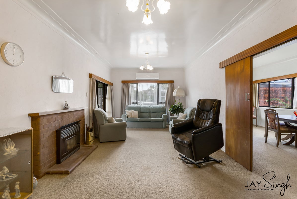 11 North Road, Papakura - Carousel 2