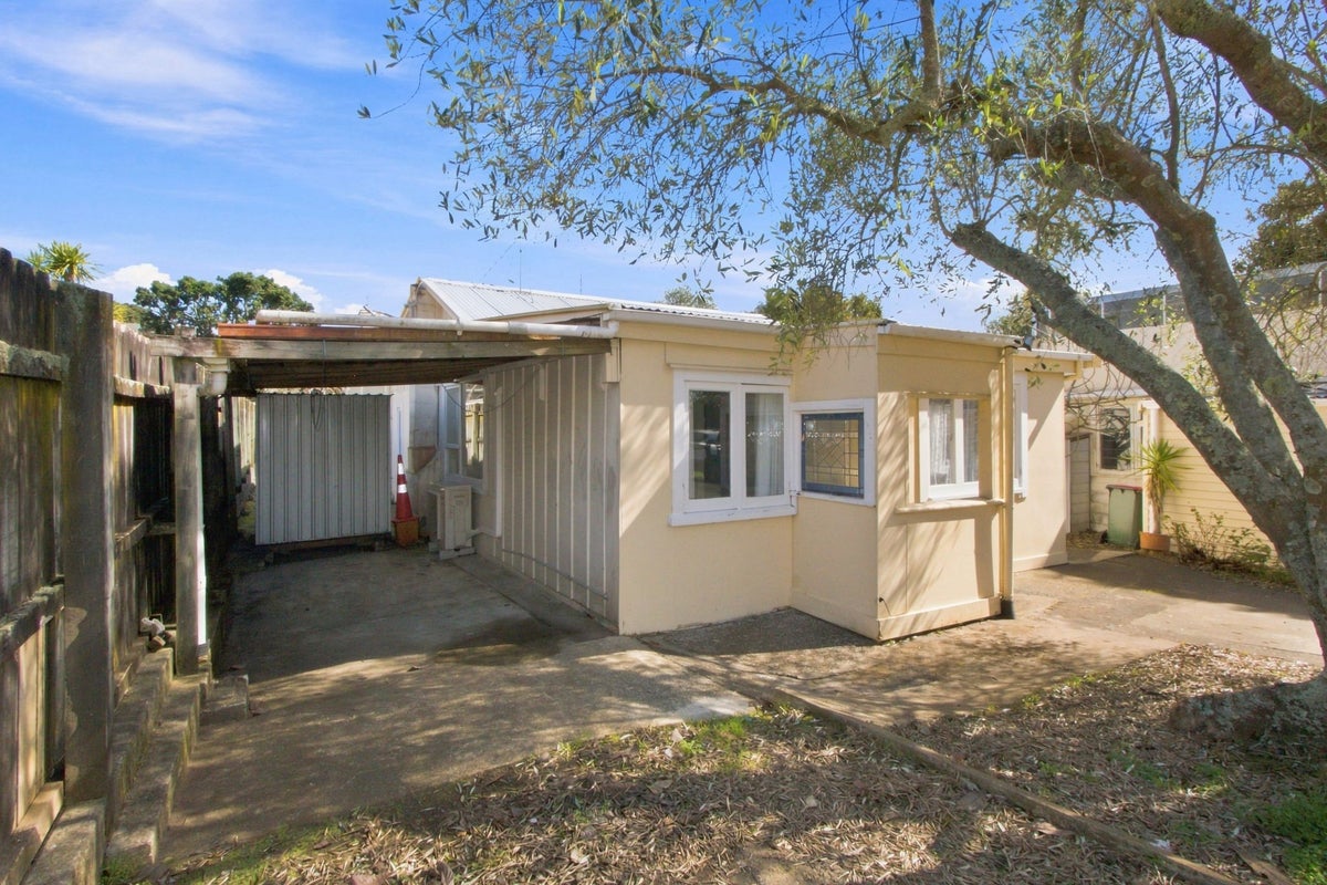 58 Coronation Road, Mangere Bridge, Auckland - Carousel 7