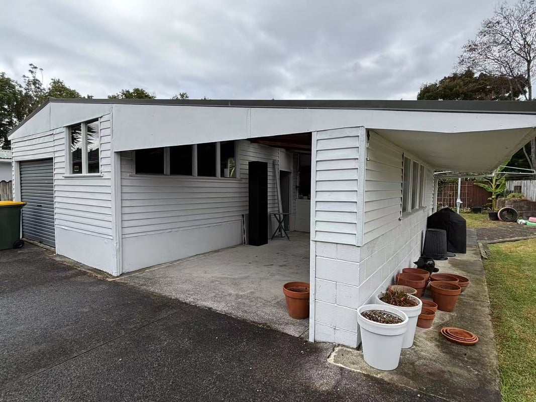 6 Hereford Street, Te Atatu Peninsula, Auckland - Carousel 11