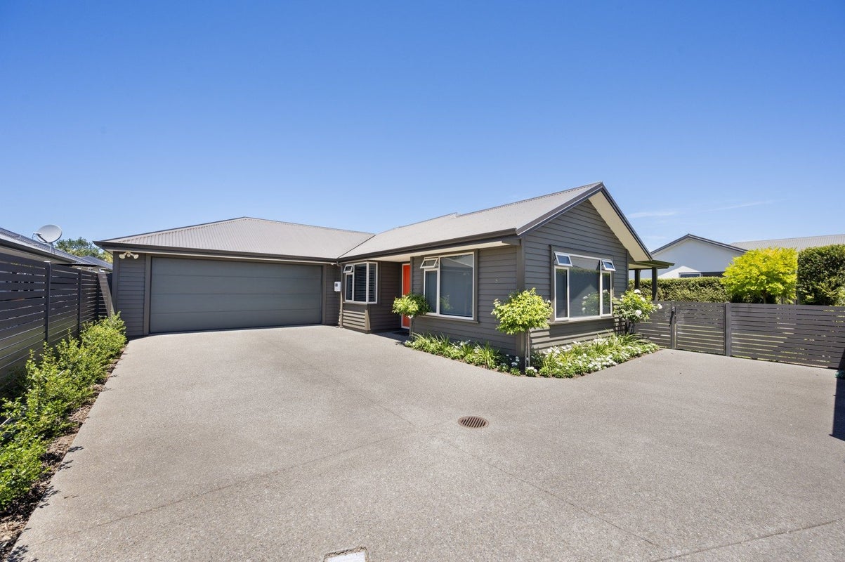 5 Arbuckle Road, Frimley, Hastings - Carousel 1