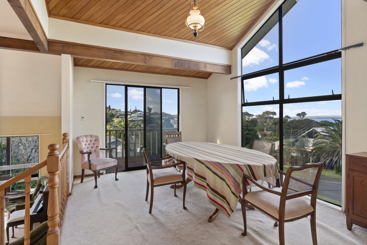 2 Tipau Street, Torbay, Auckland - Carousel 2
