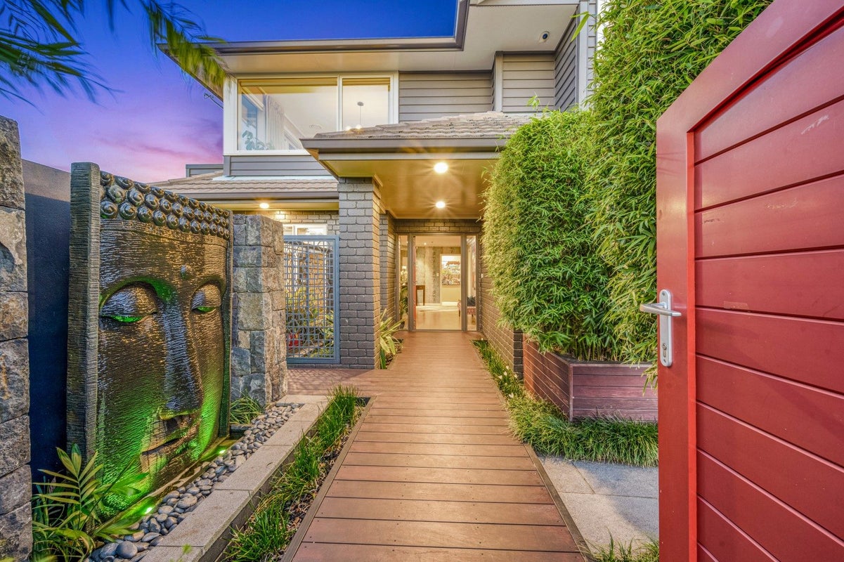 1/25 Seymour Road, Mellons Bay, Auckland - Carousel 2