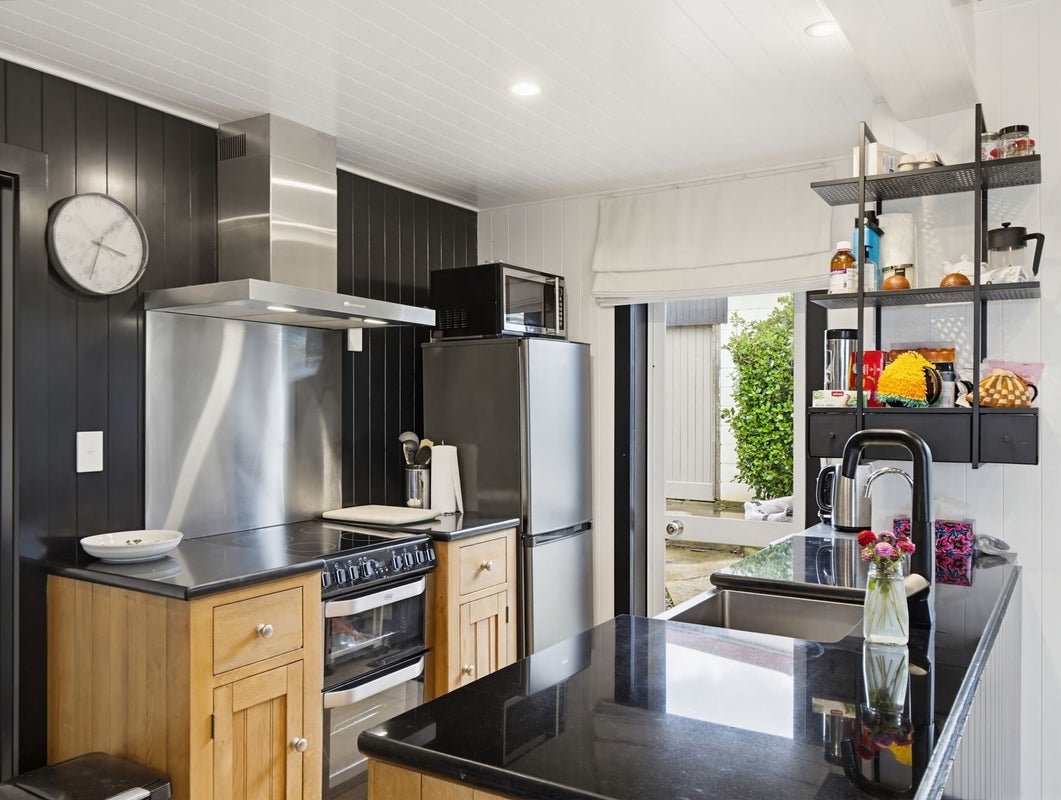 8 Island Terrace, Motunau, Greta Valley - Carousel 2