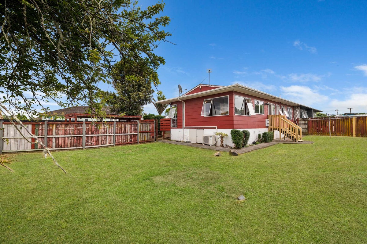 1/25A Tidal Road, Mangere, Auckland - Carousel 1