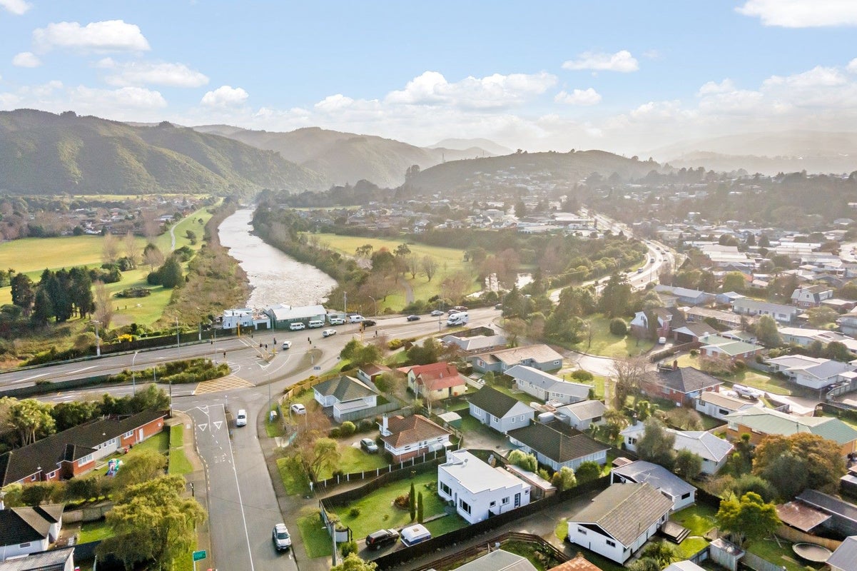 11A Mangaroa Hill Road, Maoribank, Upper Hutt - Carousel 27