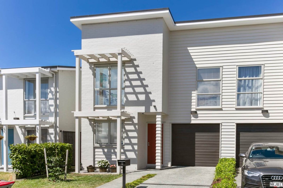 15 Samuel Cassidy Avenue, Swanson, Auckland - Carousel 1
