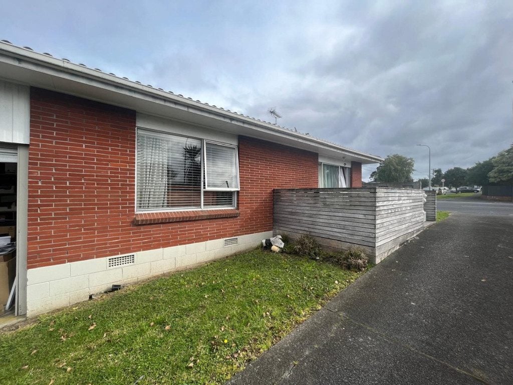 1/1580 Great North Road, Waterview, Auckland - Carousel 11
