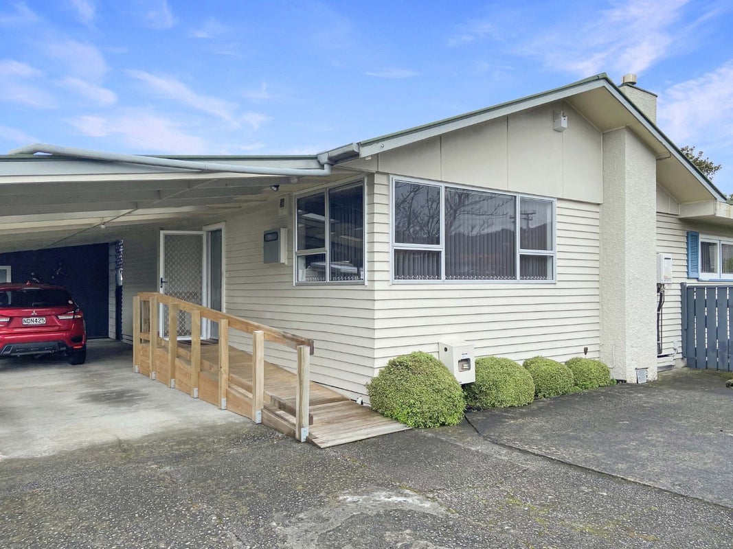 9 Totara Park Road, Clouston Park, Upper Hutt - Carousel 1