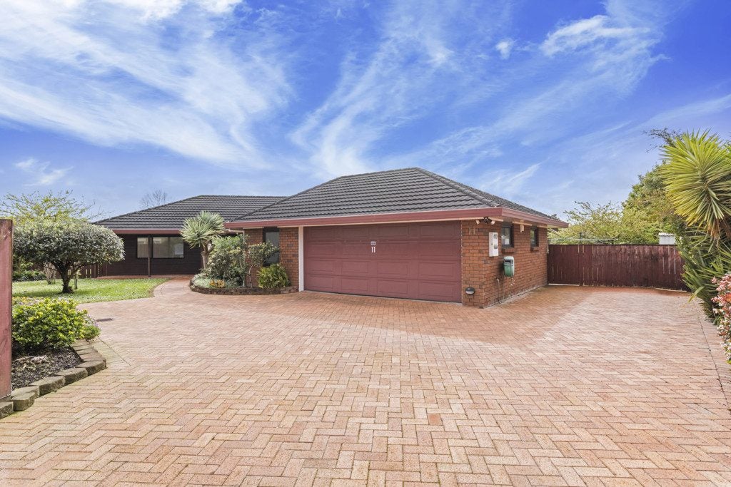 11 Gairloch Place, Wattle Downs, Auckland - Carousel 2