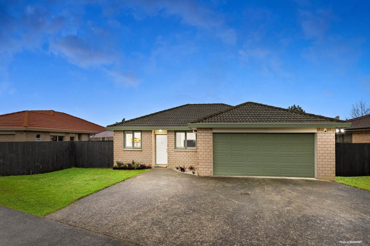 12 Anton Place, Takanini, Auckland - Carousel 1