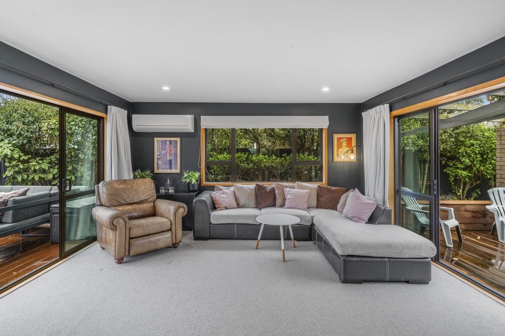 102 Royal Park Drive, Parklands, Christchurch - Carousel 2