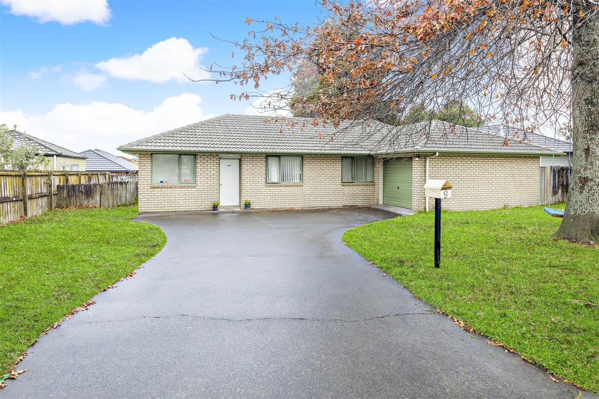 9 Oakleigh Avenue, Takanini, Auckland - Carousel 1