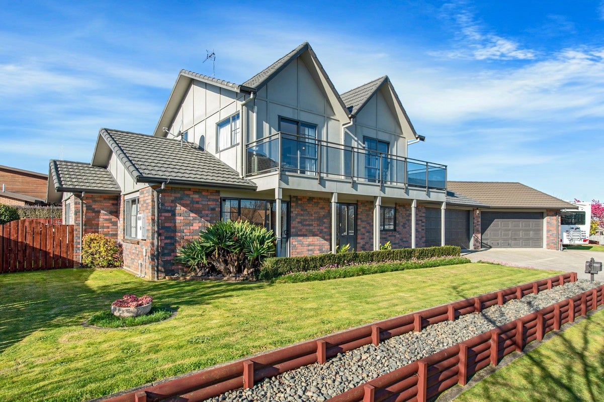 6 Lochinver Drive, Nawton, Hamilton - Carousel 2