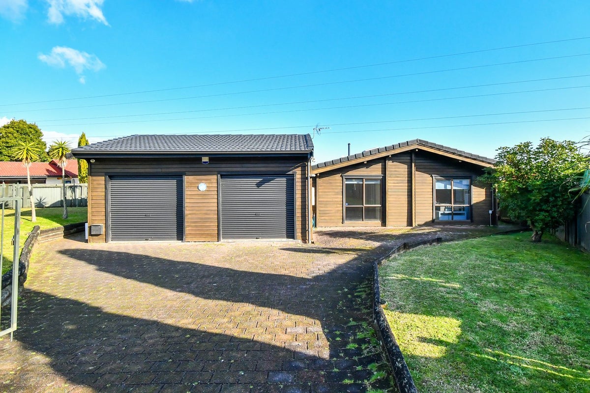 137 Everglade Drive, Totara Heights, Auckland - Carousel 2