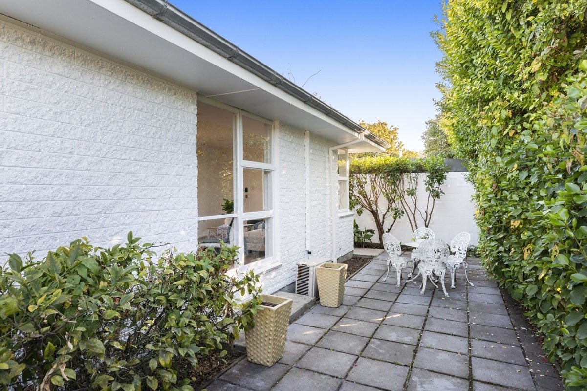 4/5 Pitt Place, St Albans, Christchurch - Carousel 2