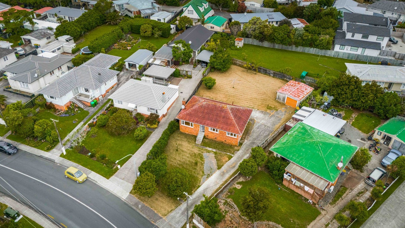 18 Vodanovich Road, Te Atatu South, Auckland - Carousel 18