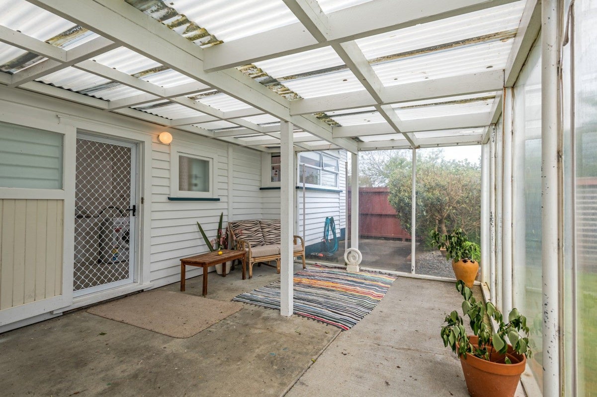 49 Holland Crescent, Bulls - Carousel 2