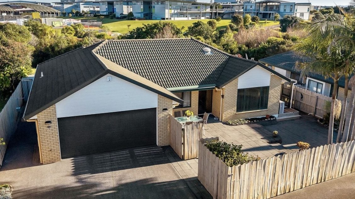 1/41 Glanworth Place, Dannemora, Auckland - Carousel 1