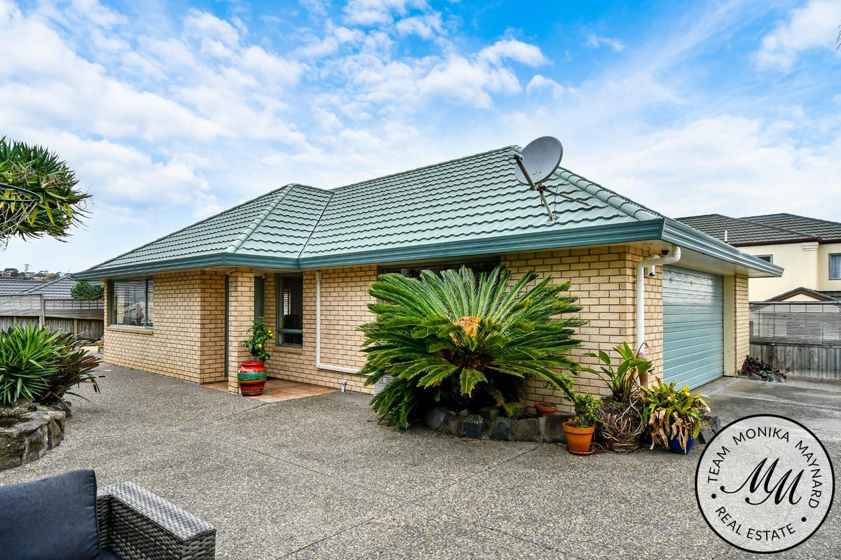 4A Andover Way, Goodwood Heights, Auckland - Carousel 1
