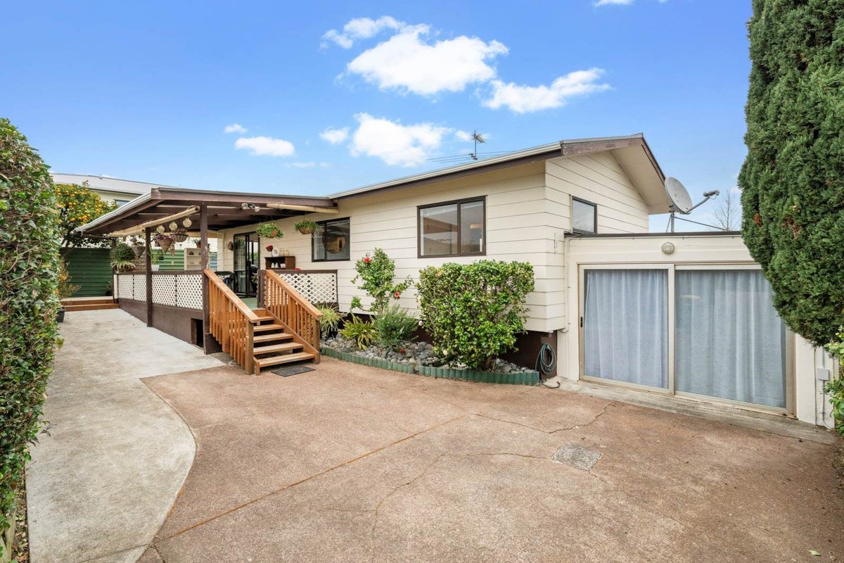 1/14 Bahari Drive, Ranui, Auckland - Carousel 1