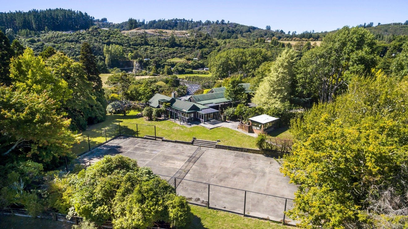 1029d AKATARAWA RD, AKATARAWA, UPPER HUTT - Carousel 1