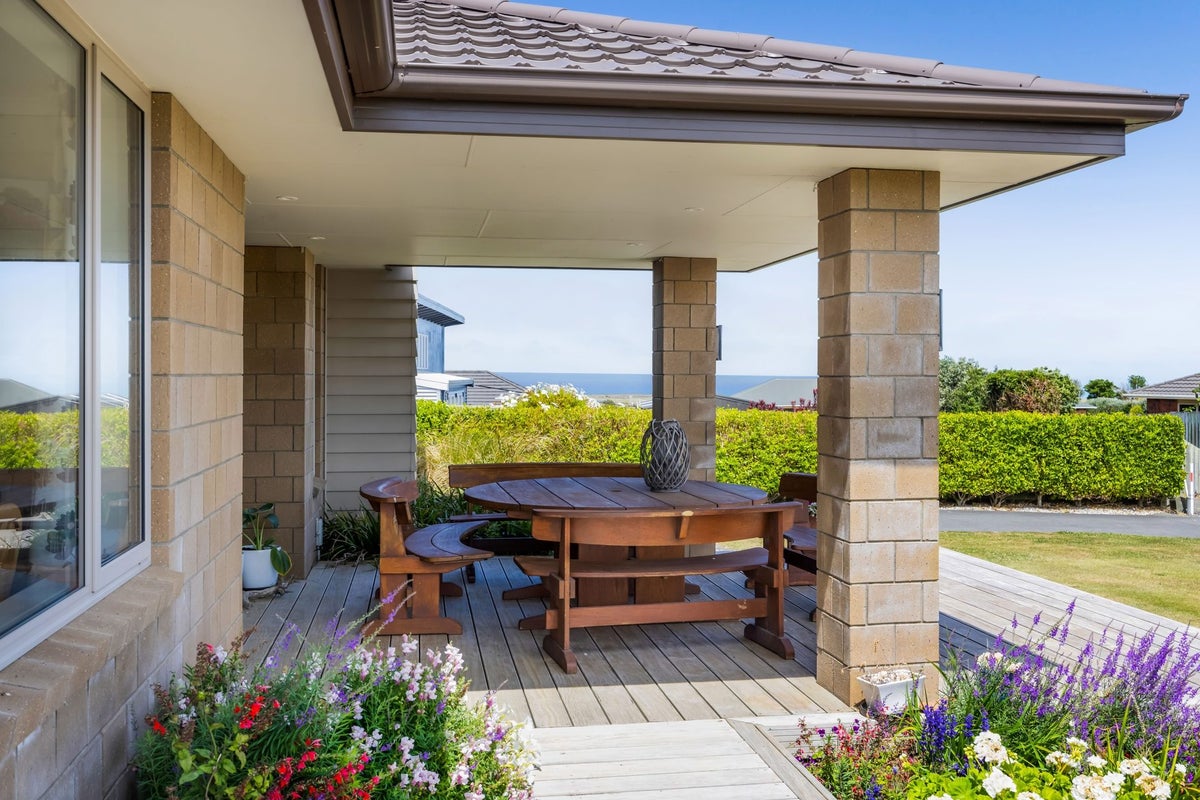 5 Denby Heights, Hawera - Carousel 2