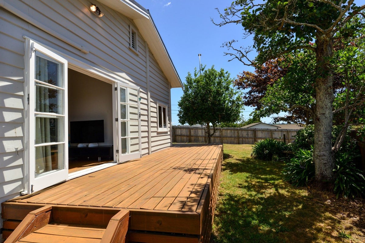 75 Tuhikaramea Road, Dinsdale, Hamilton - Carousel 2