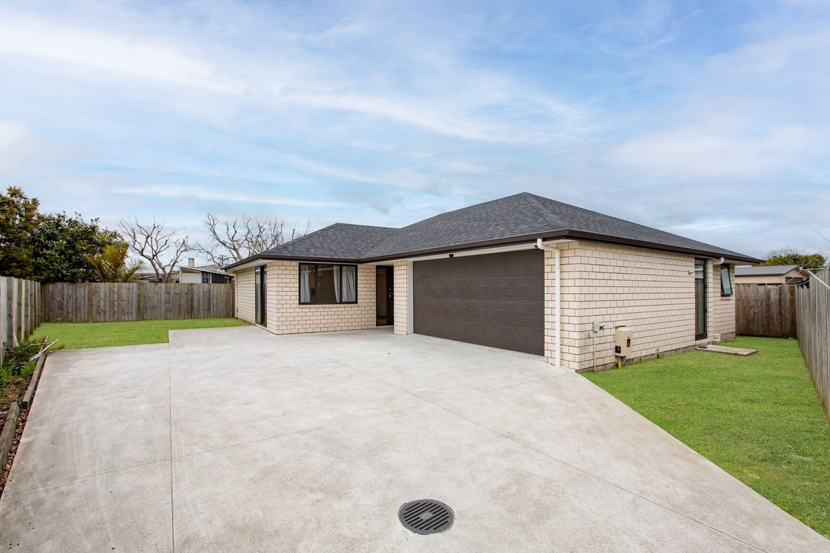 98A Holland Road, Fairfield, Hamilton, Waikato - Carousel 1