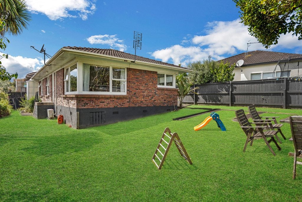 3/3 Opua Street, Belmont, Auckland - Carousel 1
