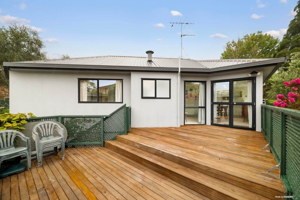 2/17 Manuwai Road, Torbay, Auckland - Carousel 1