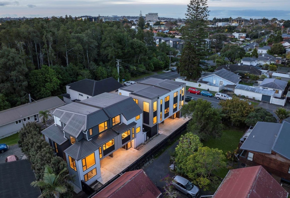 2/1 Puriri Street, Takapuna, Auckland - Carousel 2