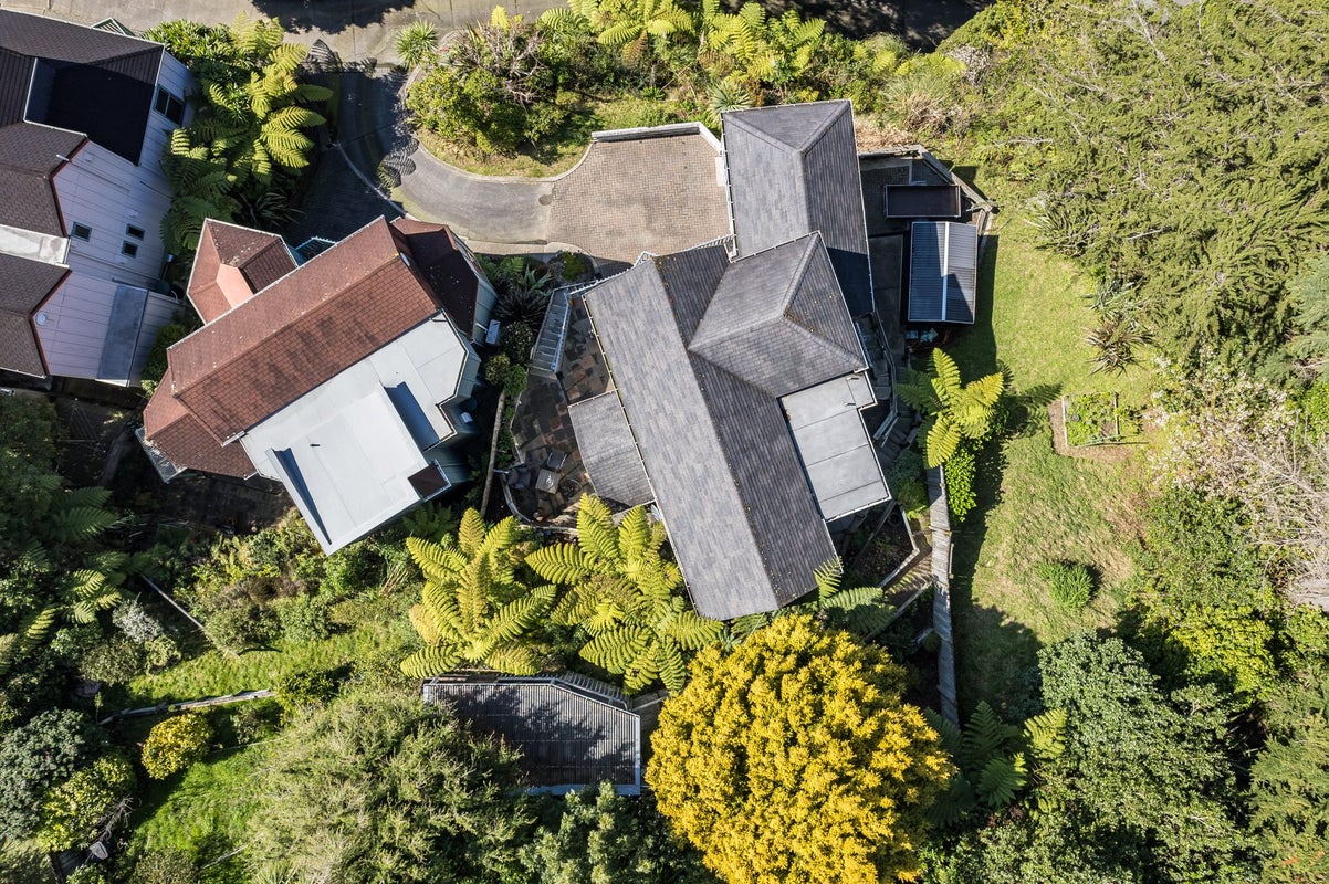 295 Main Road, Tawa, Wellington - Carousel 32