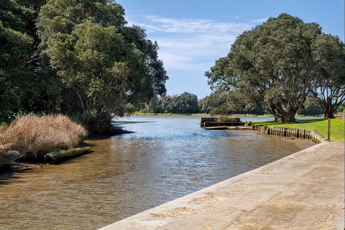 5 Pohutukawa Drive, Athenree, Katikati - Carousel 2