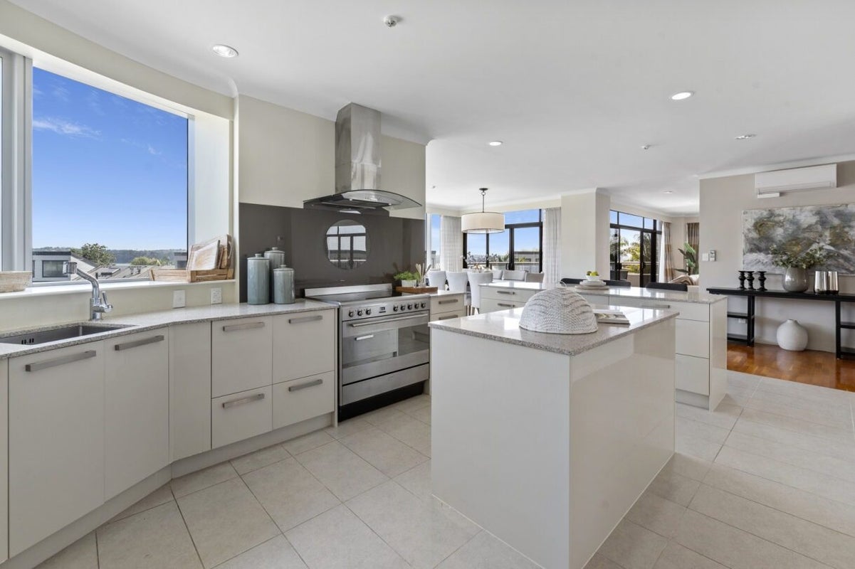 1/97 Jervois Road, Herne Bay, Auckland - Carousel 1
