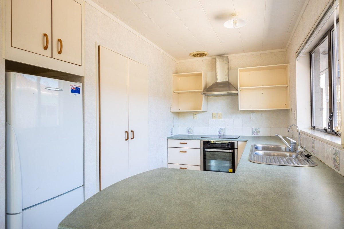 57 Barrett Street, Westown, New Plymouth - Carousel 2