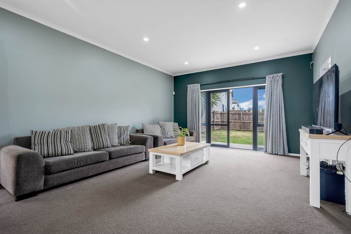 55 Kaimoana Street, Weymouth, Auckland - Carousel 2