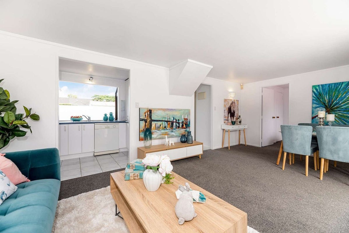 2/16 Fairlands Avenue, Waterview, Auckland - Carousel 2