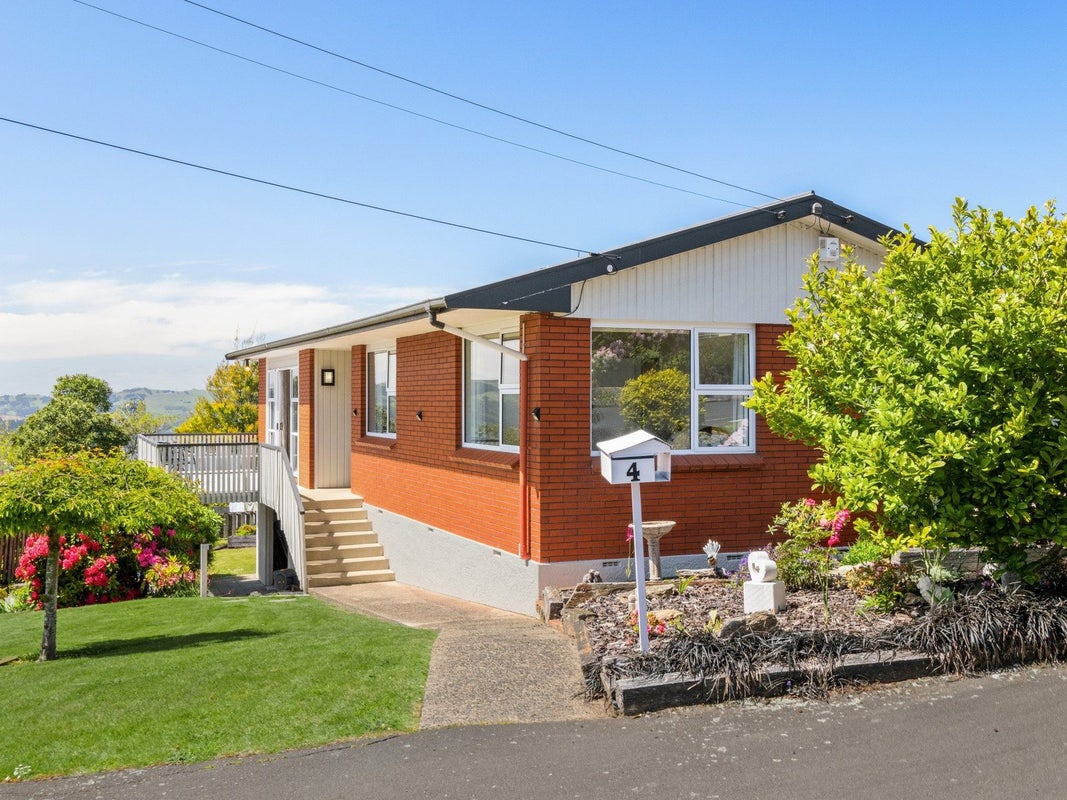 4 Strode Street, Halfway Bush, Dunedin - Carousel 1