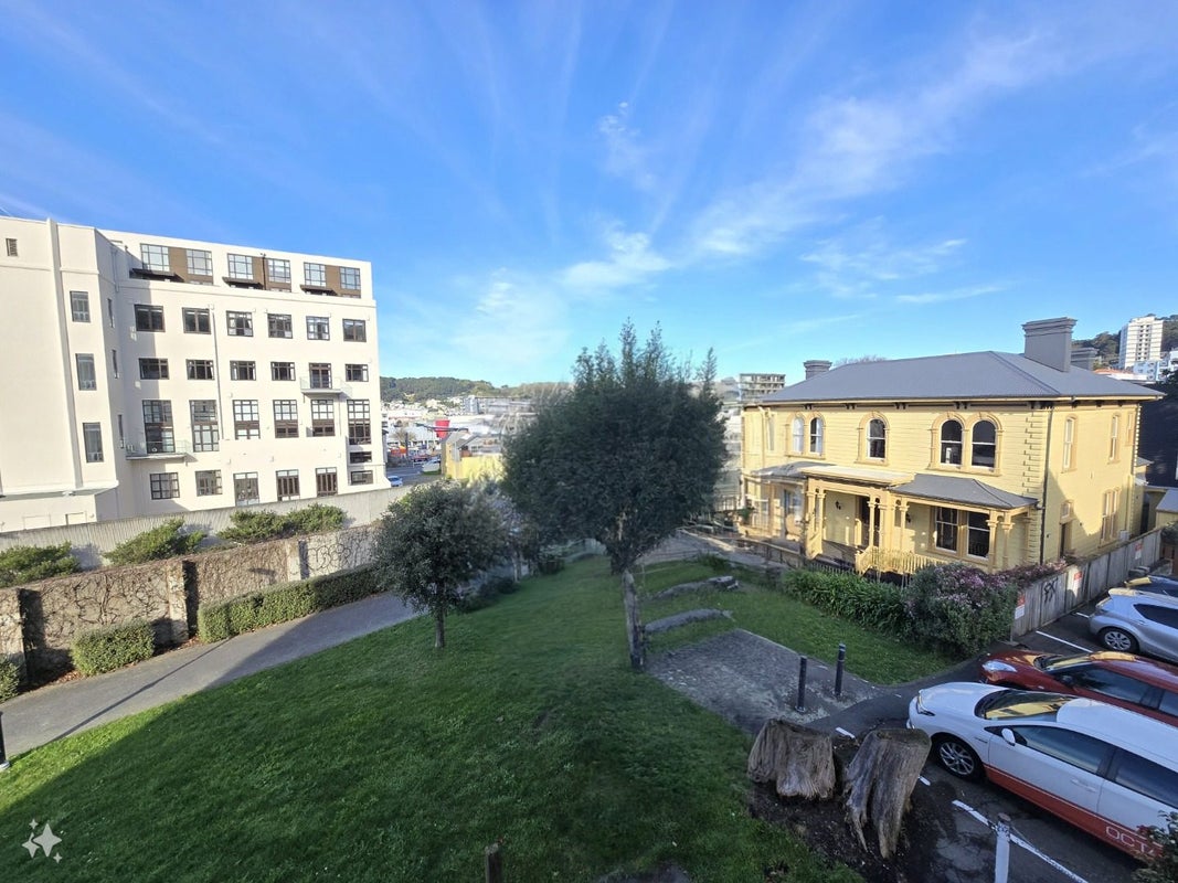 5/4 Oak Park Avenue, Te Aro, Wellington - Carousel 11