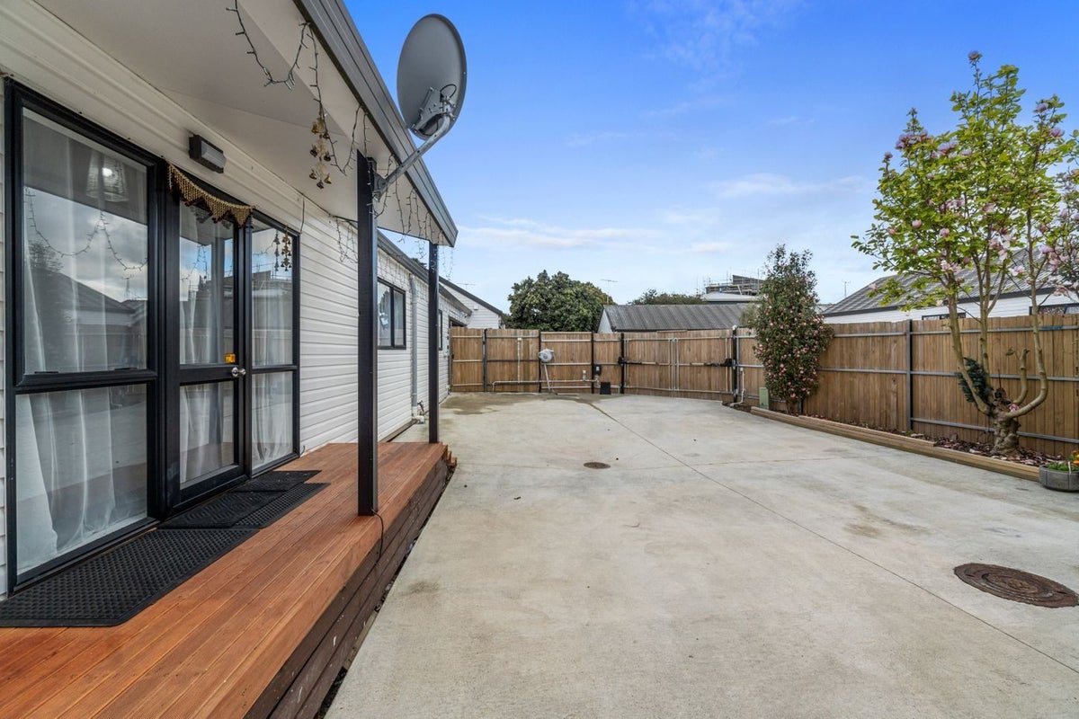 2/220 Great South Road, Takanini, Auckland - Carousel 11