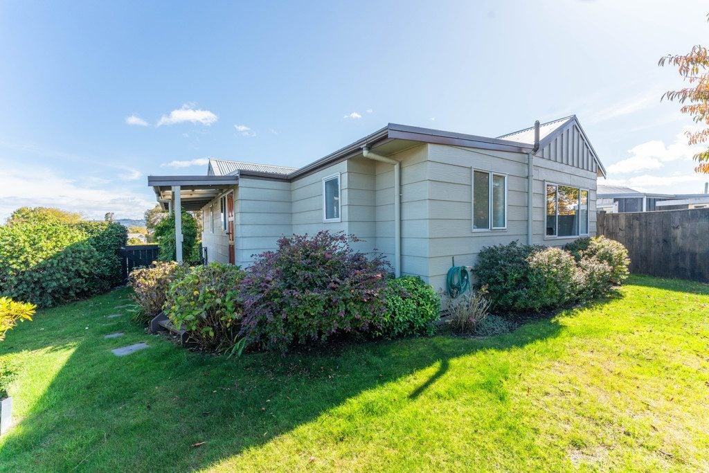 18 Ward Place, Richmond Heights, Taupo - Carousel 2