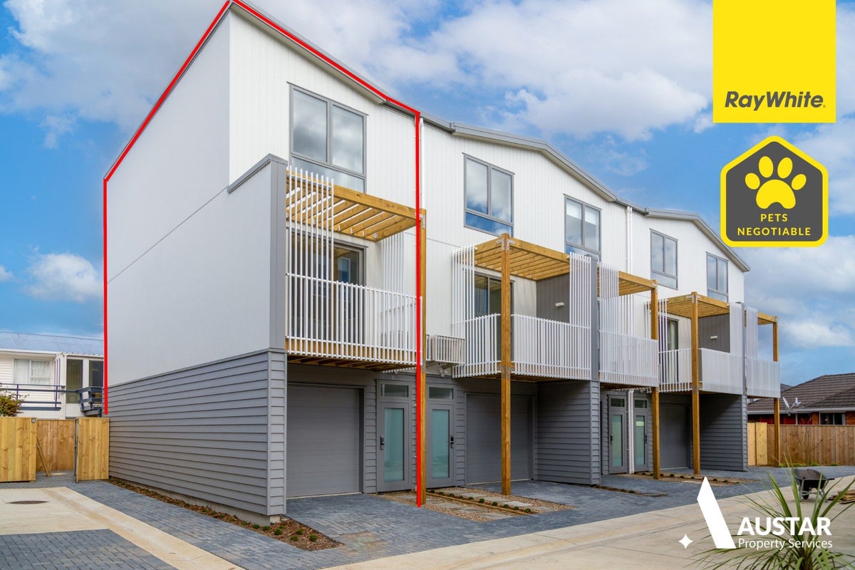4/2 Moor Avenue, Te Atatu Peninsula, Auckland - Carousel 1