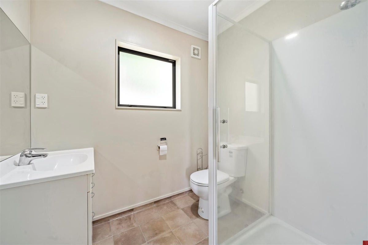 69 Glen Marine Parade, Glendene, Auckland - Carousel 16