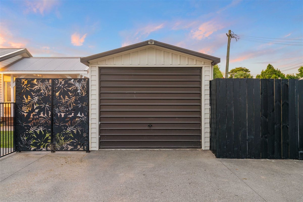 10 Factory Road, Belfast, Christchurch - Carousel 23